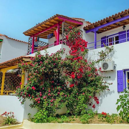Sunflowers Apartments&Studios Marathókampos Exterior foto